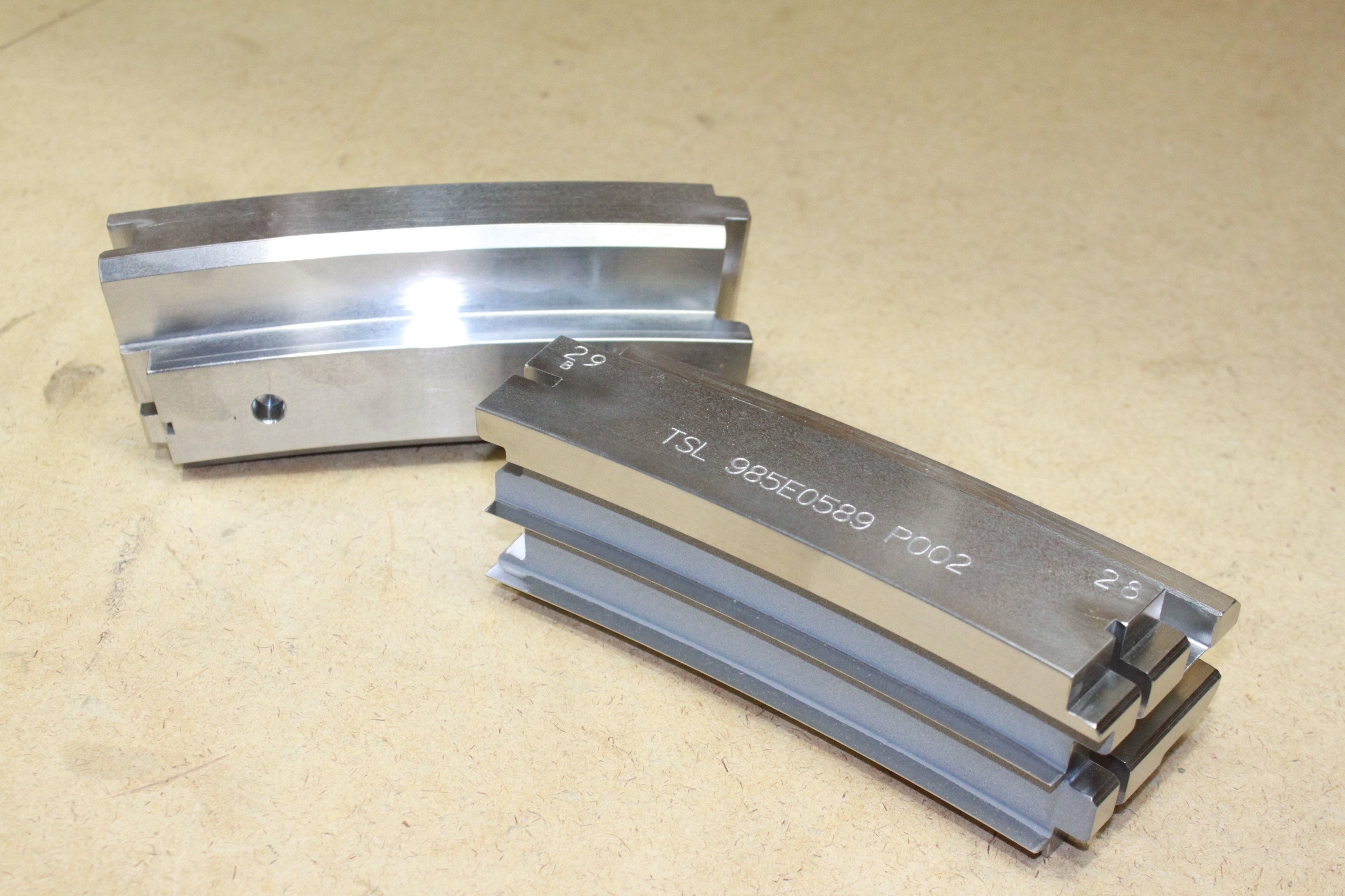 MS5001 Row 2 Shroud - M’ (Short Shank)